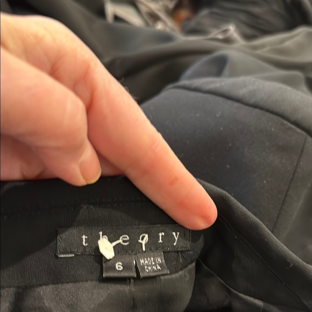Theory Black Tailored Blazer with Notched Lapels - Picture 4 of 5